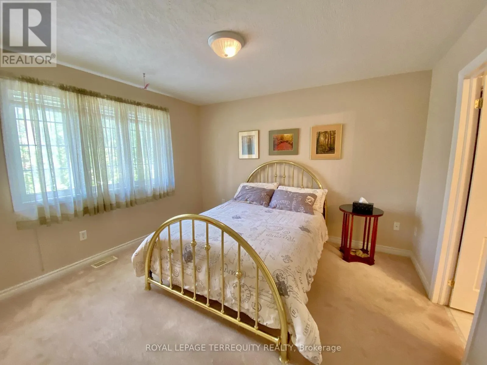 5 SILVER MAPLE CRESCENT