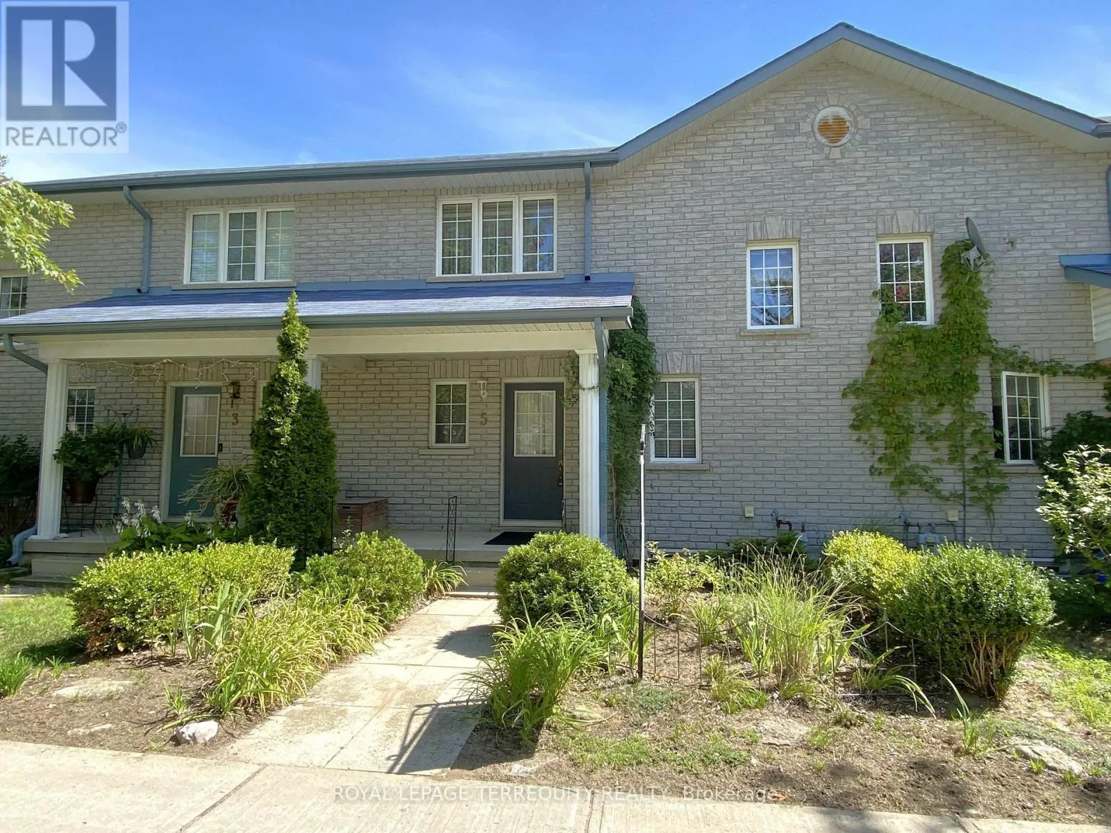 5 SILVER MAPLE CRESCENT