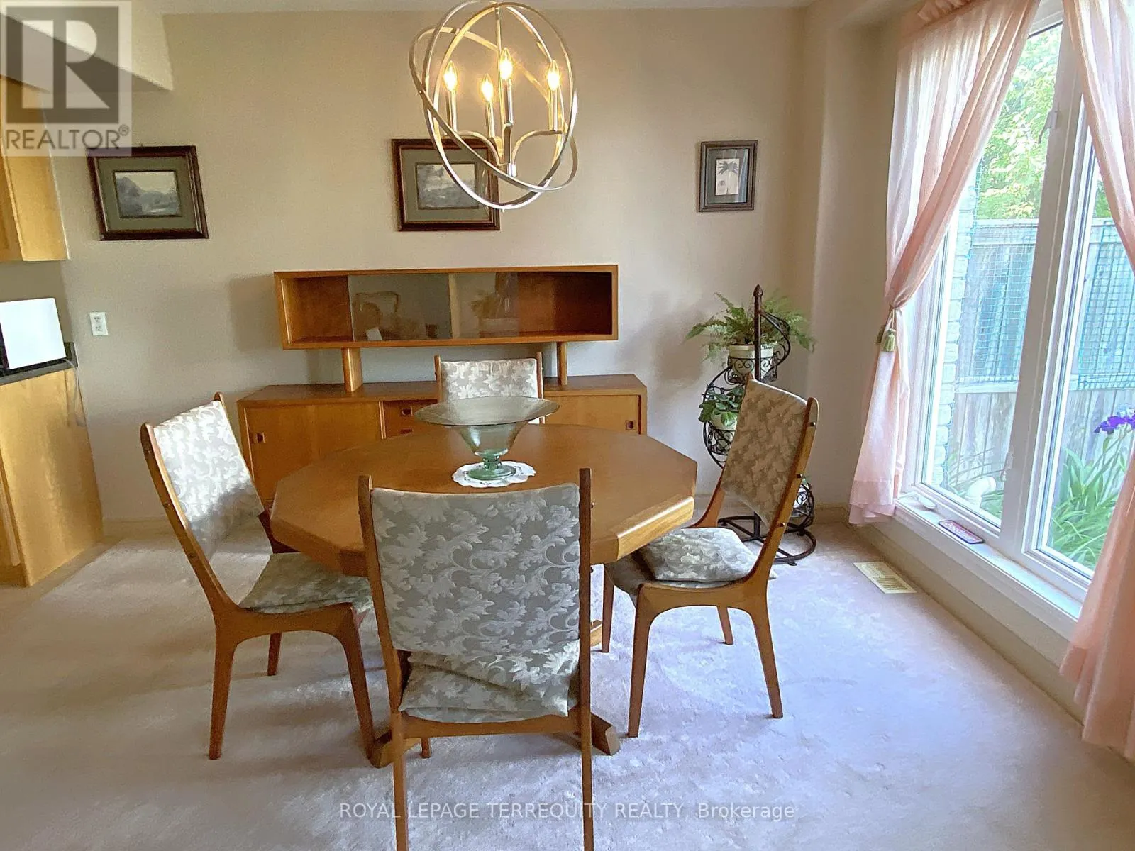 5 SILVER MAPLE CRESCENT