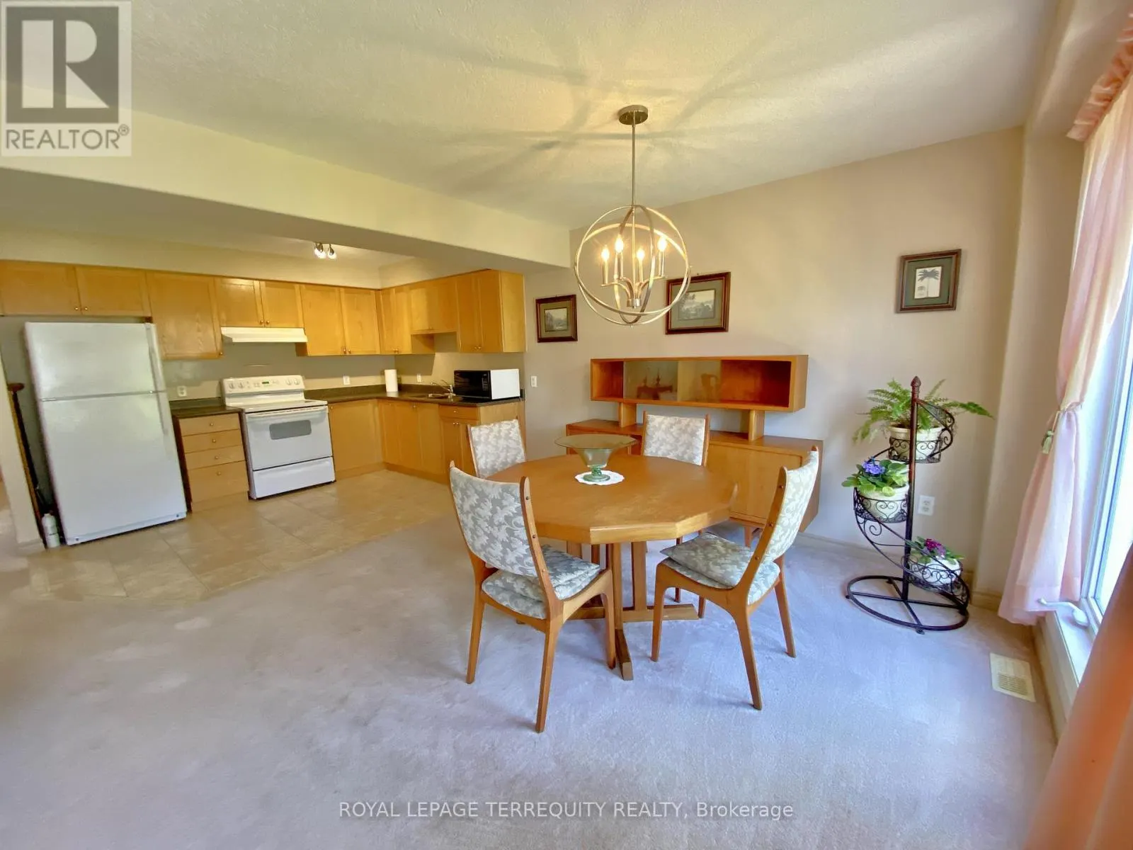 5 SILVER MAPLE CRESCENT
