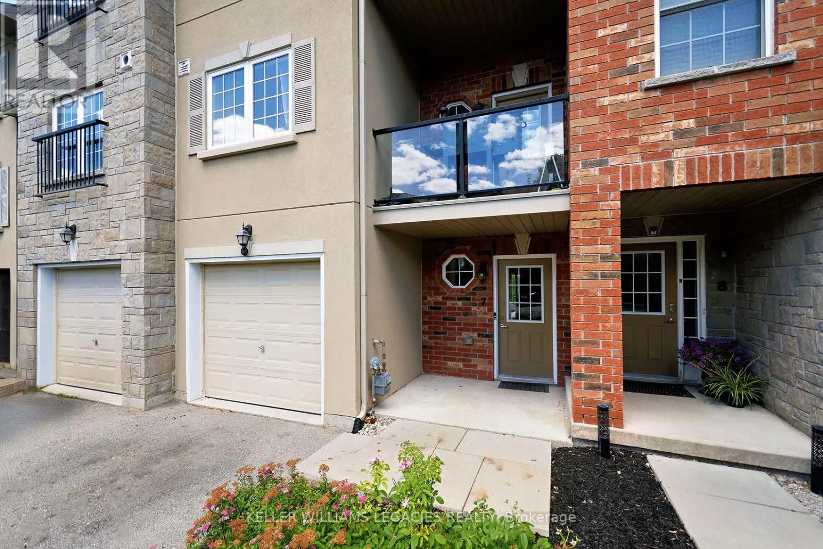 7 - 57 FERNDALE DRIVE S