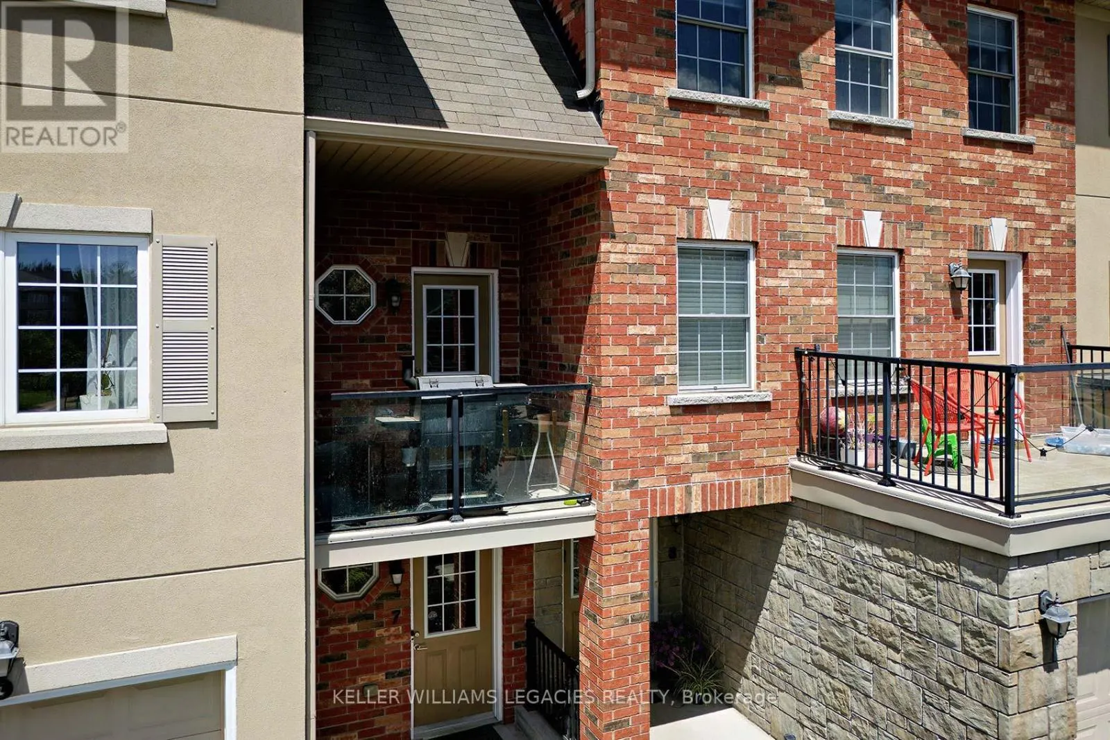 7 - 57 FERNDALE DRIVE S