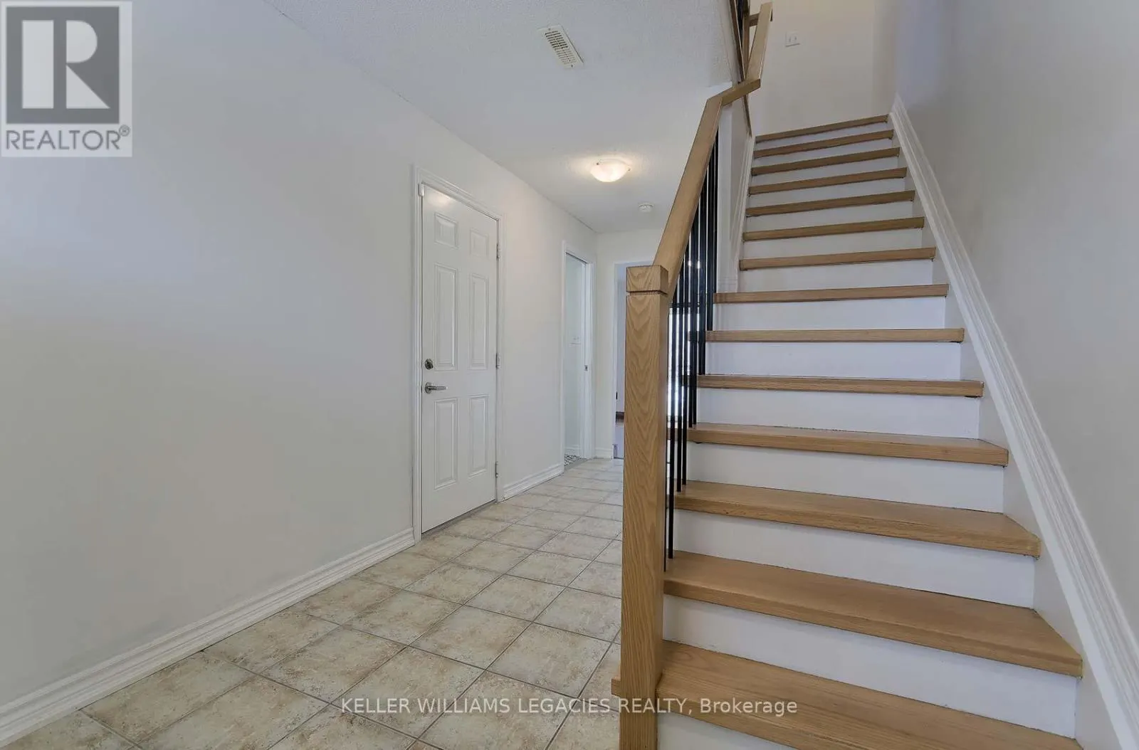 7 - 57 FERNDALE DRIVE S