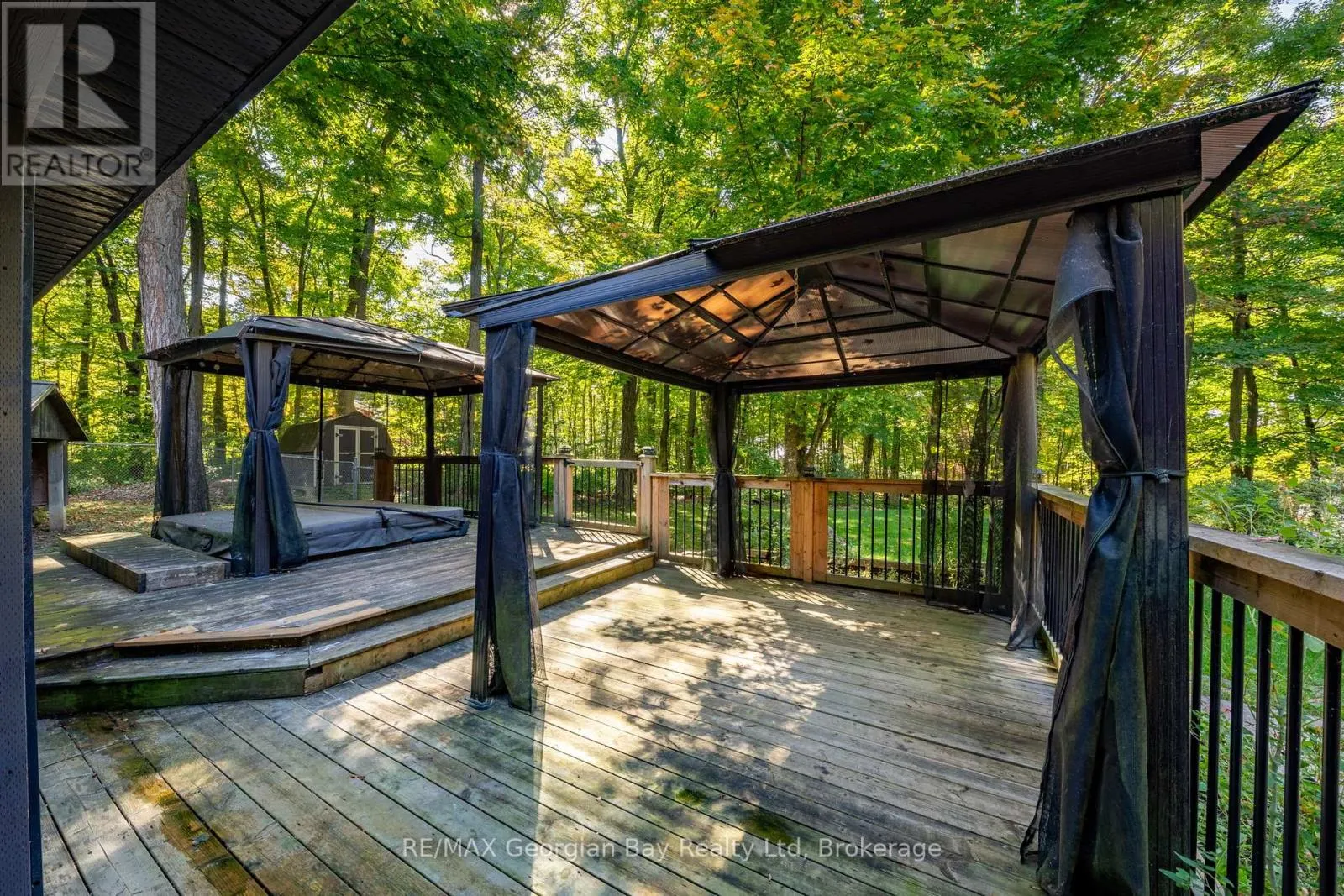 1745 TWIN OAKS CRESCENT