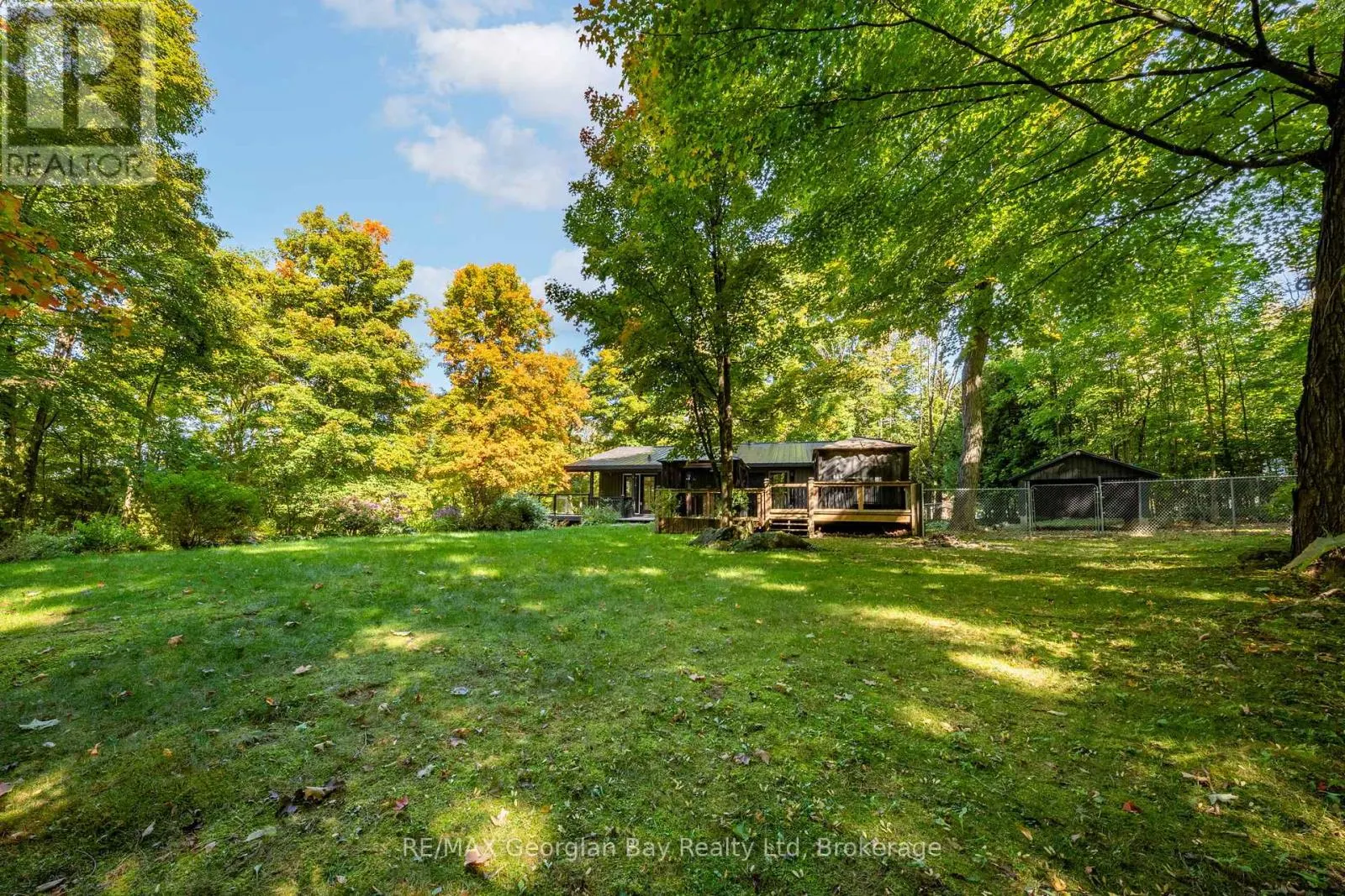 1745 TWIN OAKS CRESCENT
