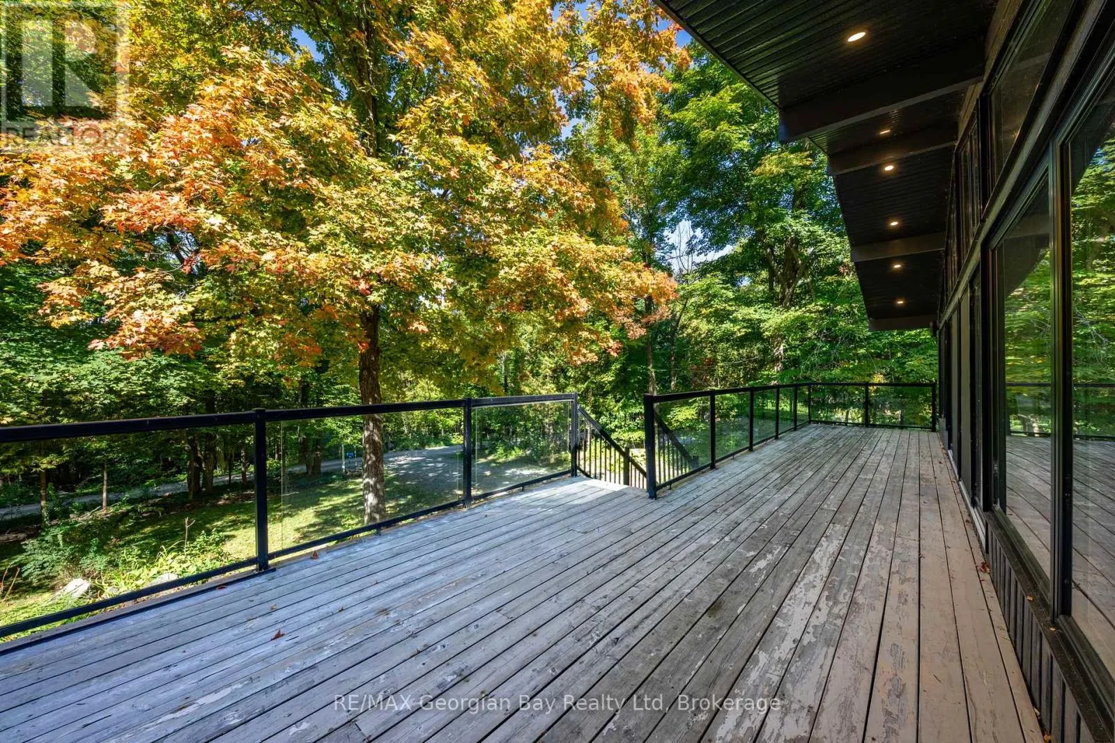 1745 TWIN OAKS CRESCENT