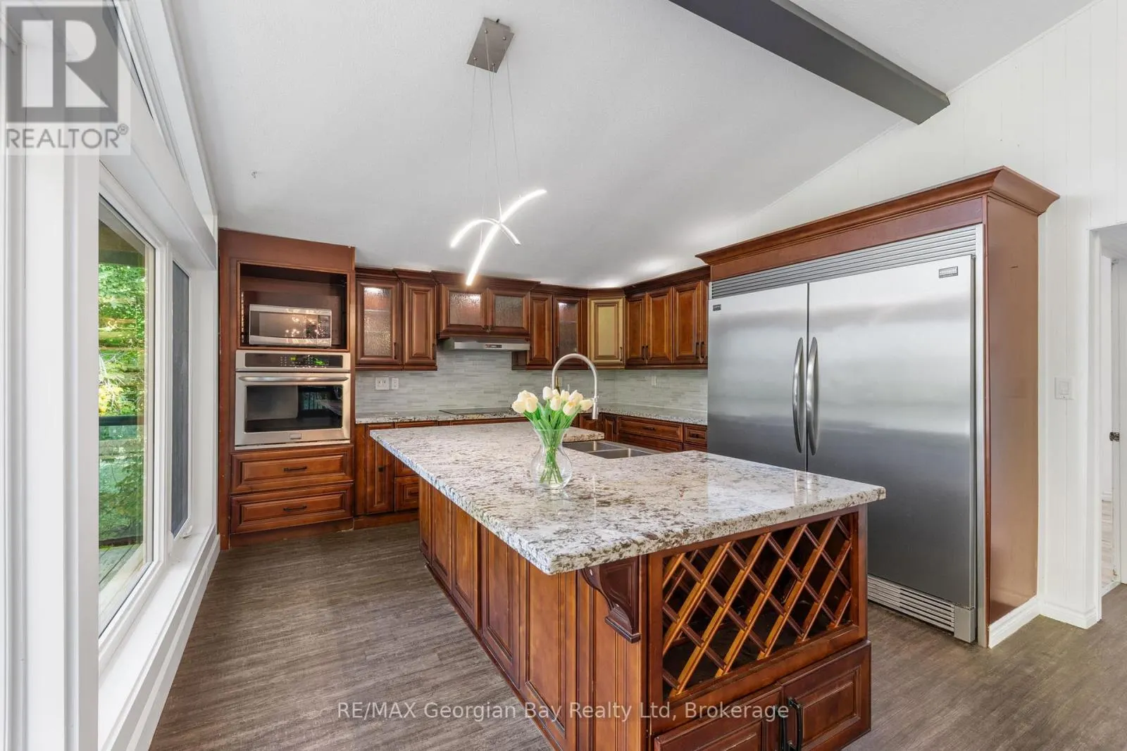 1745 TWIN OAKS CRESCENT