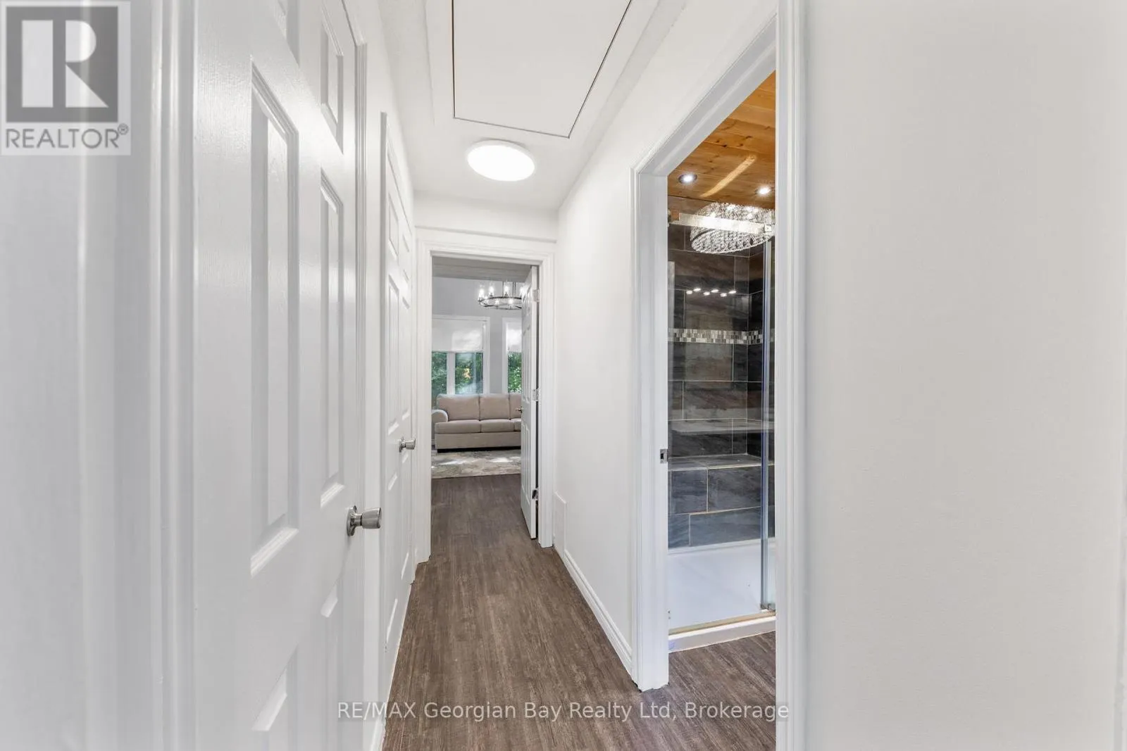 1745 TWIN OAKS CRESCENT