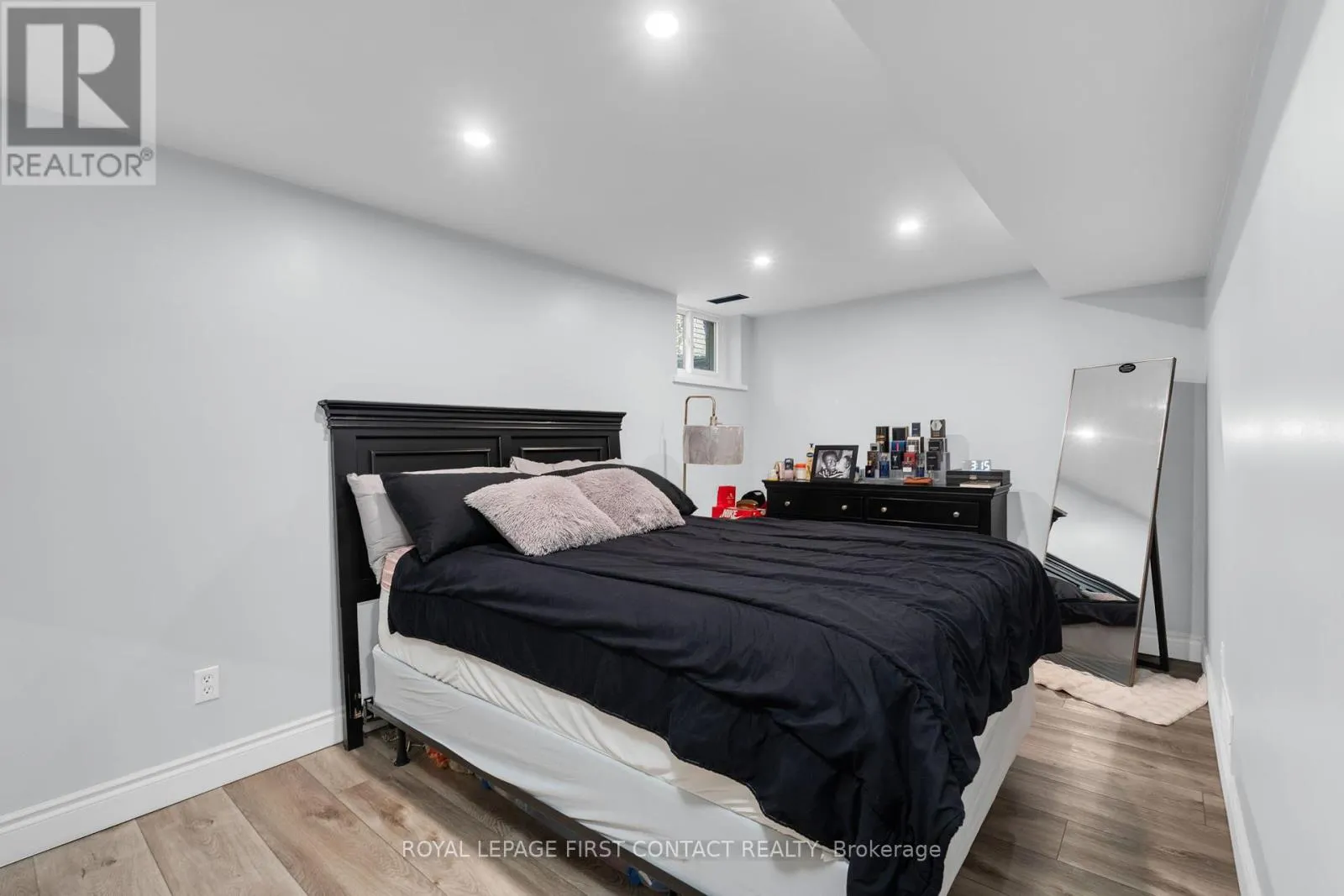 26 OTTAWAY AVENUE