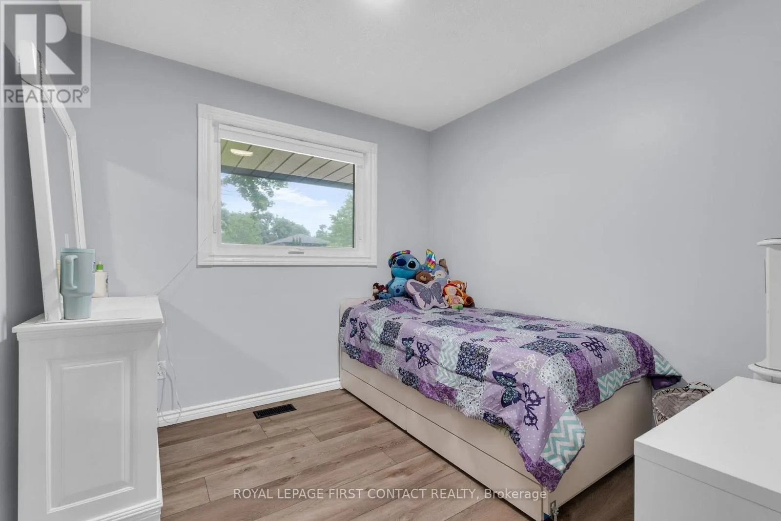 26 OTTAWAY AVENUE