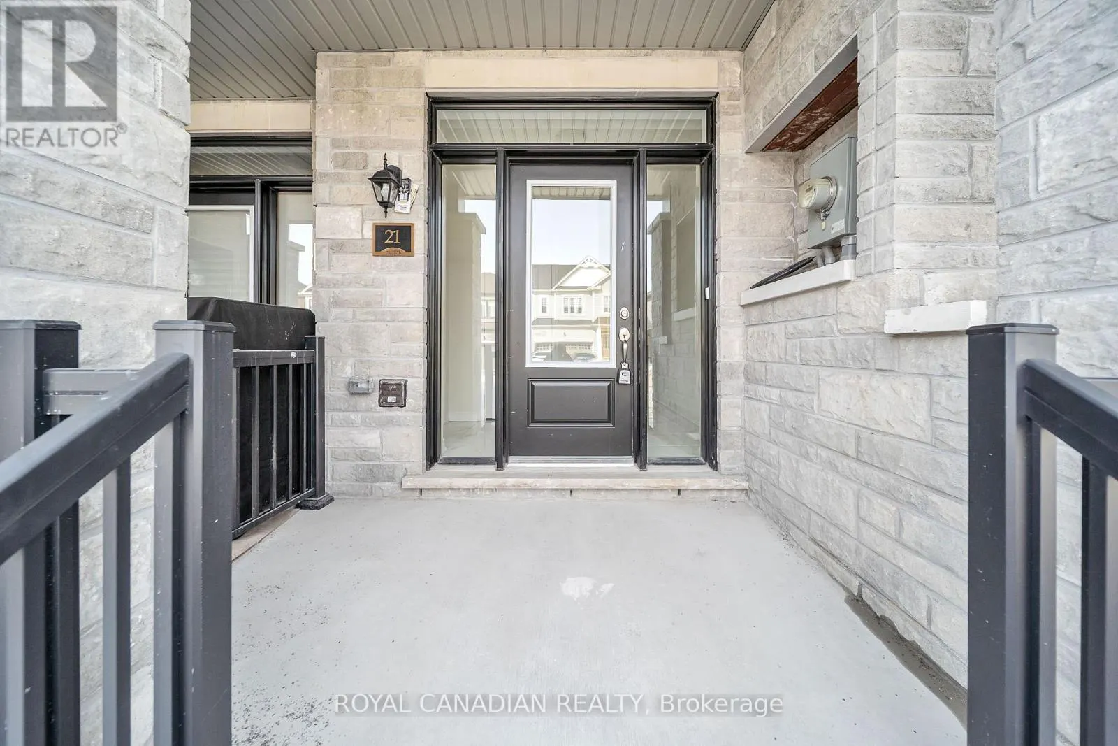 21 TAMWORTH TERRACE