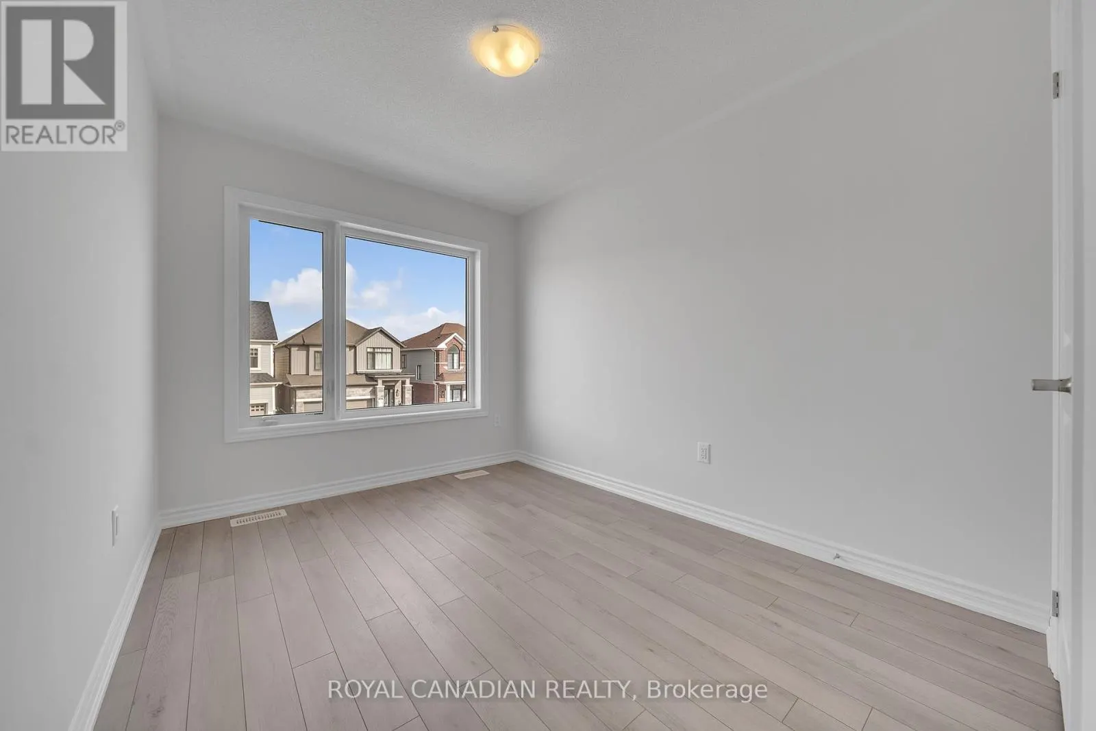 21 TAMWORTH TERRACE