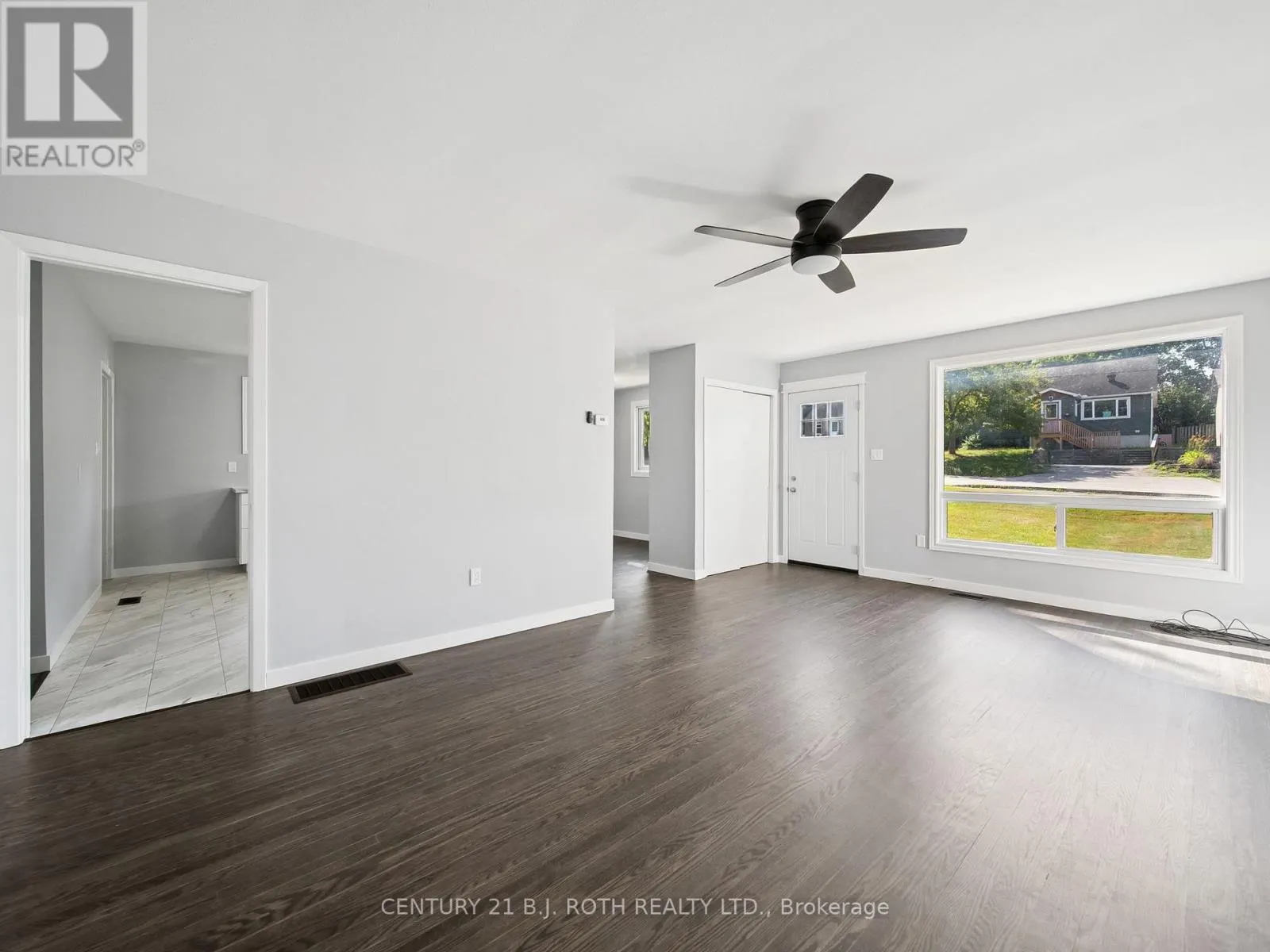 138 SIMCOE STREET