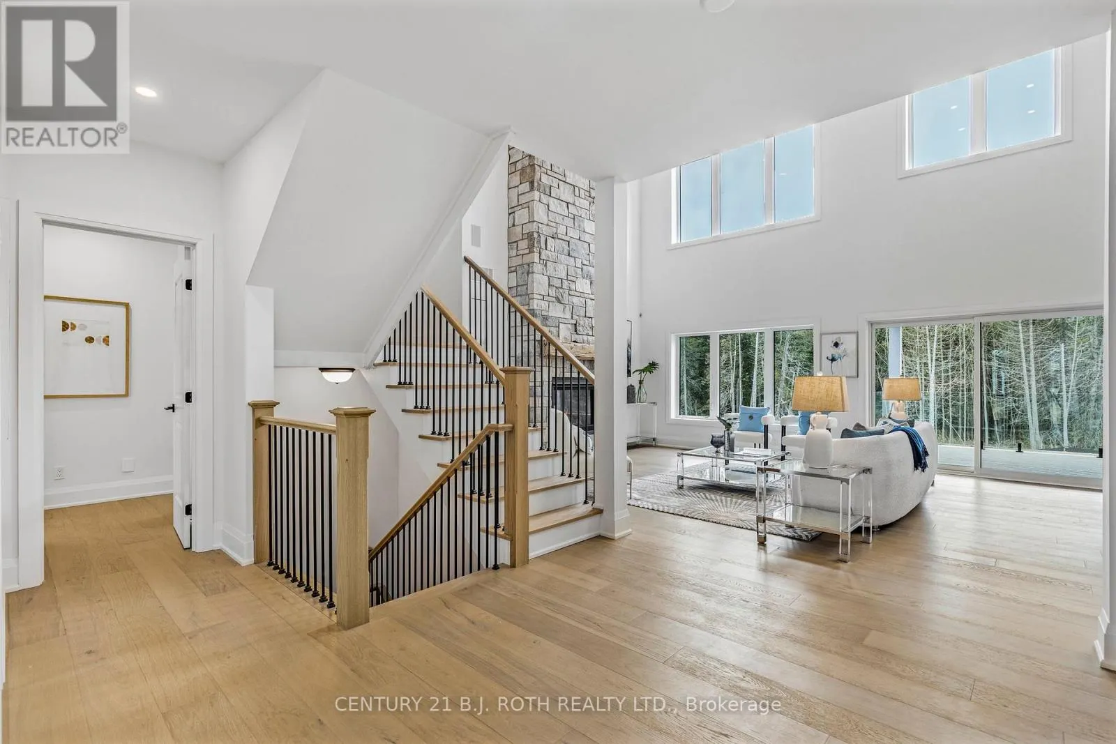 8 CLYDESDALE COURT