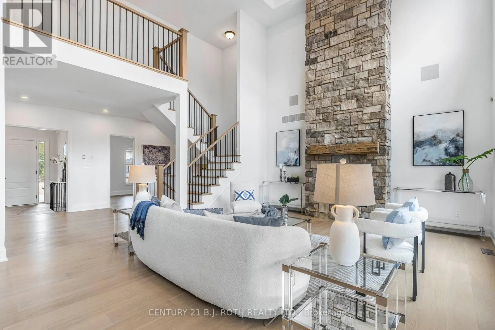 8 CLYDESDALE COURT