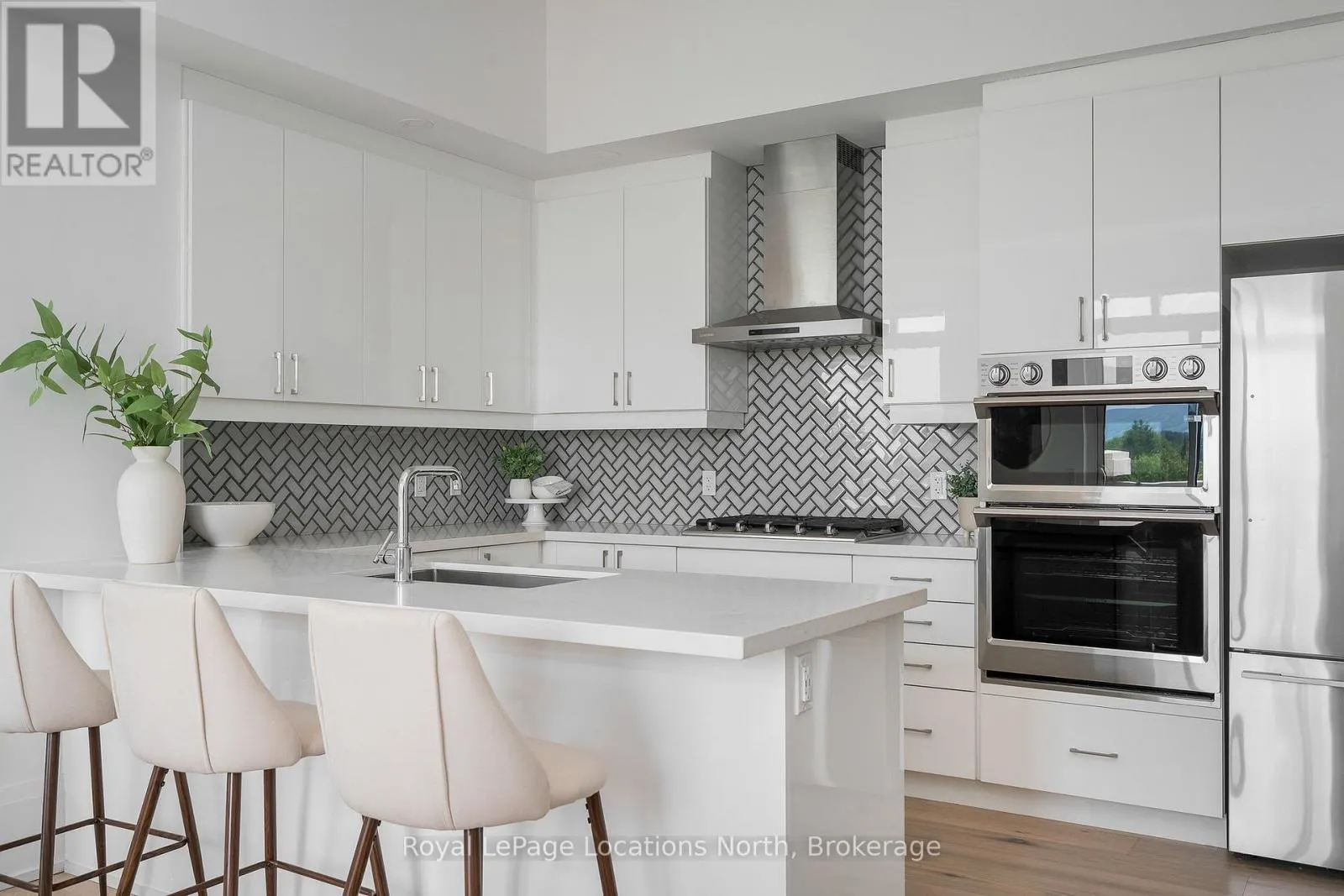 PH609 - 1 HUME STREET, #PH609