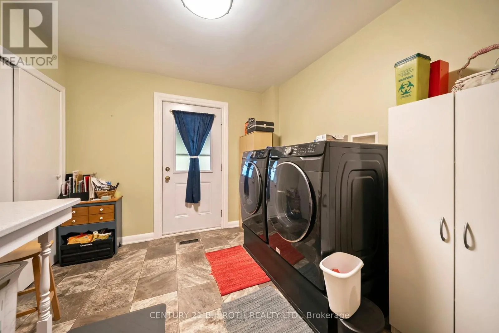 392 BAYVIEW PARKWAY