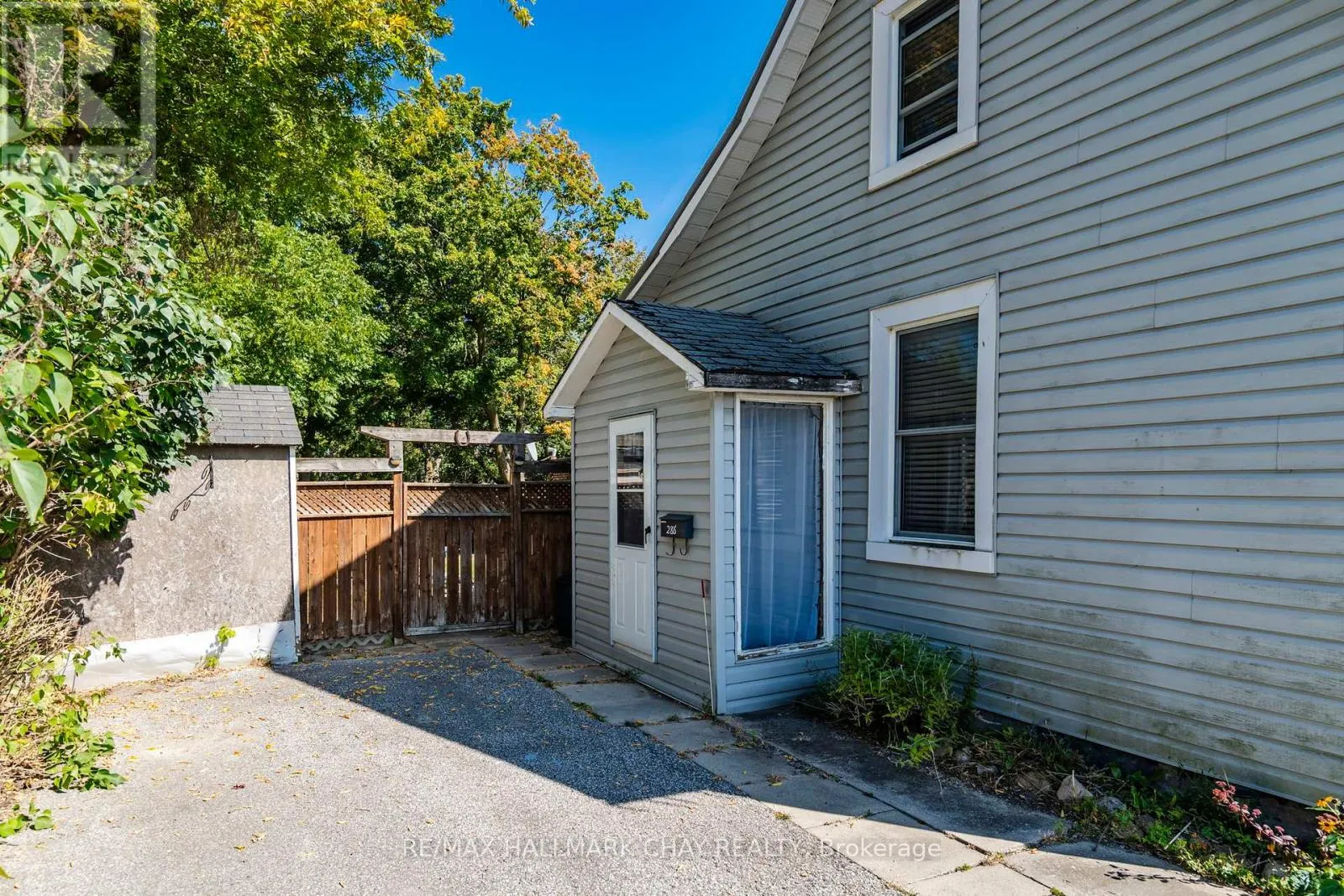 286 MOFFAT STREET