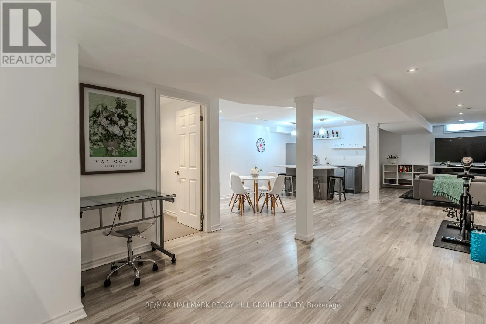 64 LAKE CRESCENT