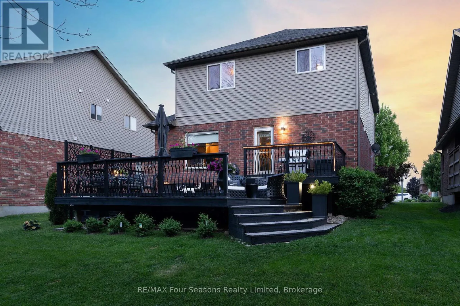 37 CHAMBERLAIN CRESCENT