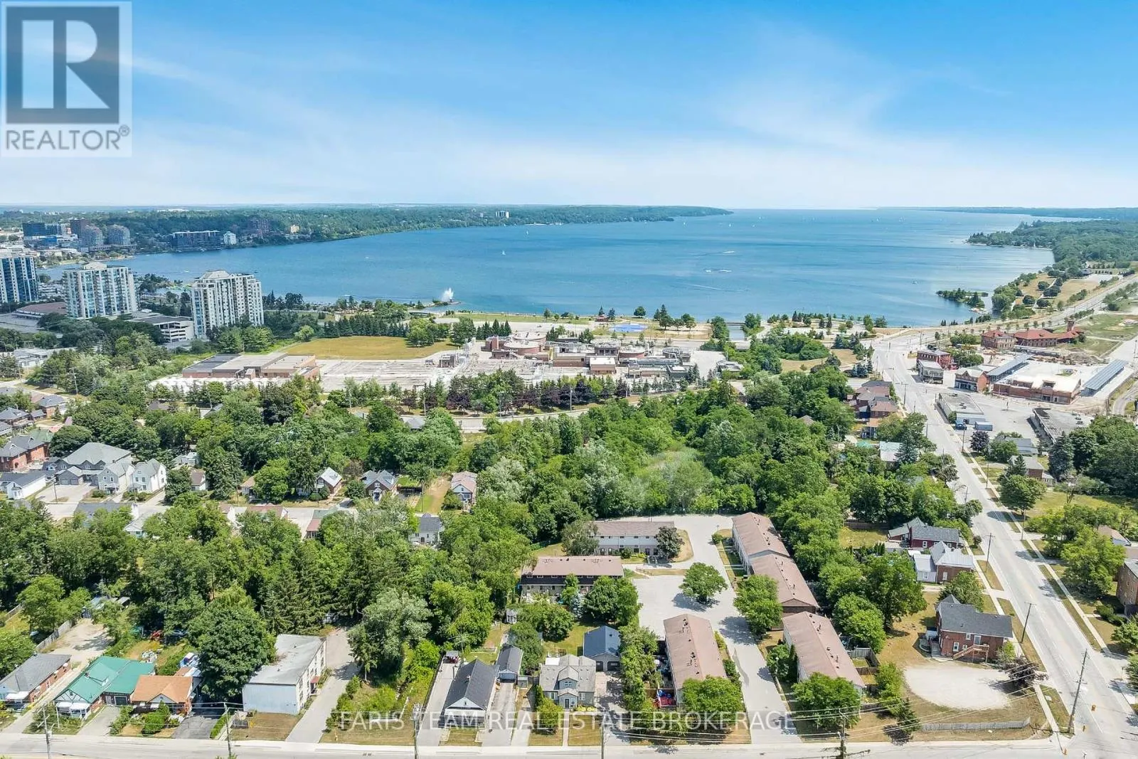 19 - 233 INNISFIL STREET