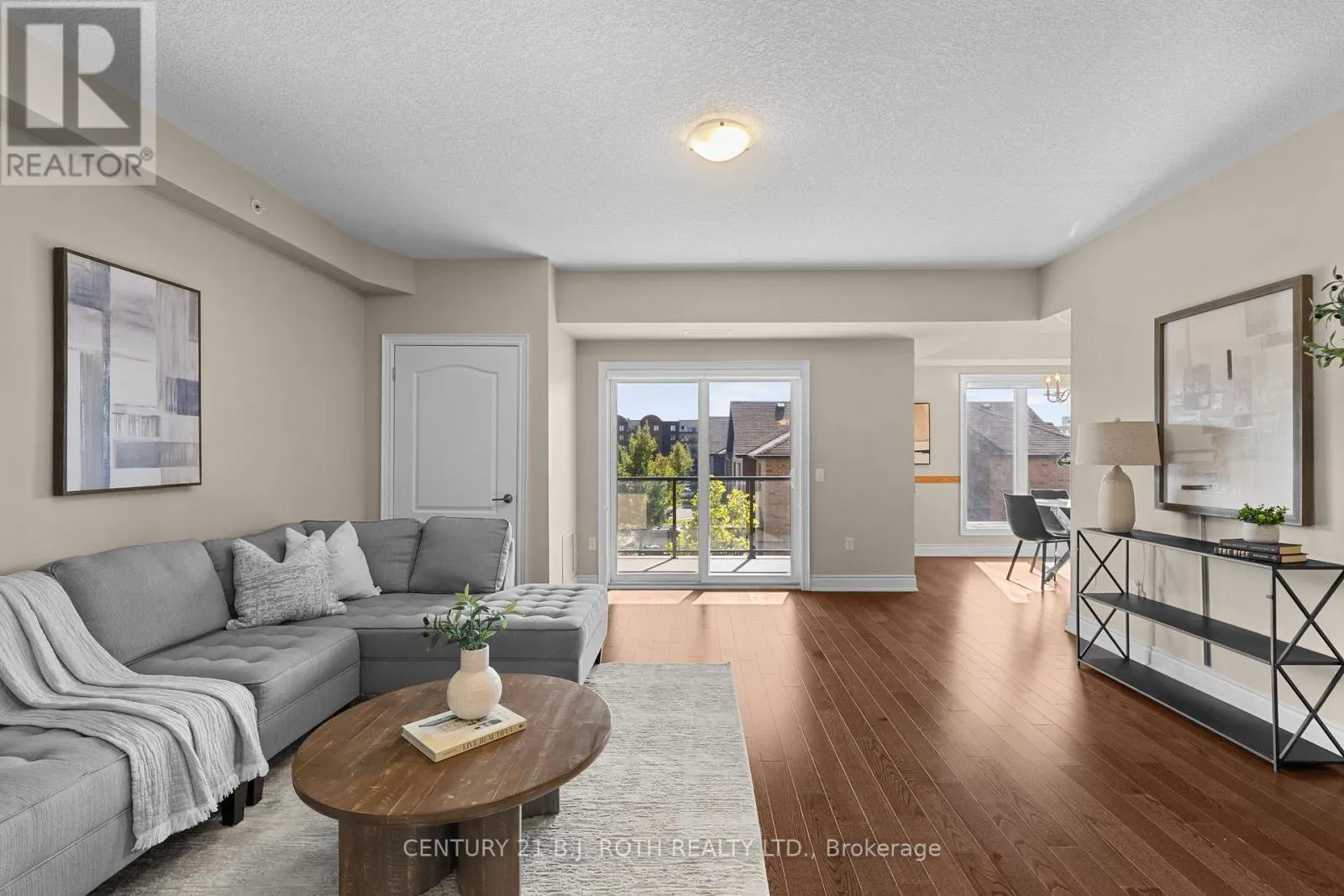 218 - 720 YONGE STREET