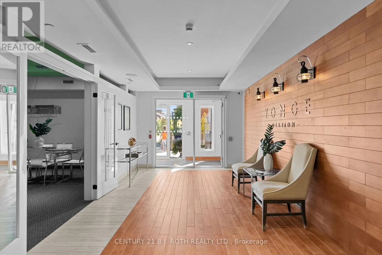 218 - 720 YONGE STREET