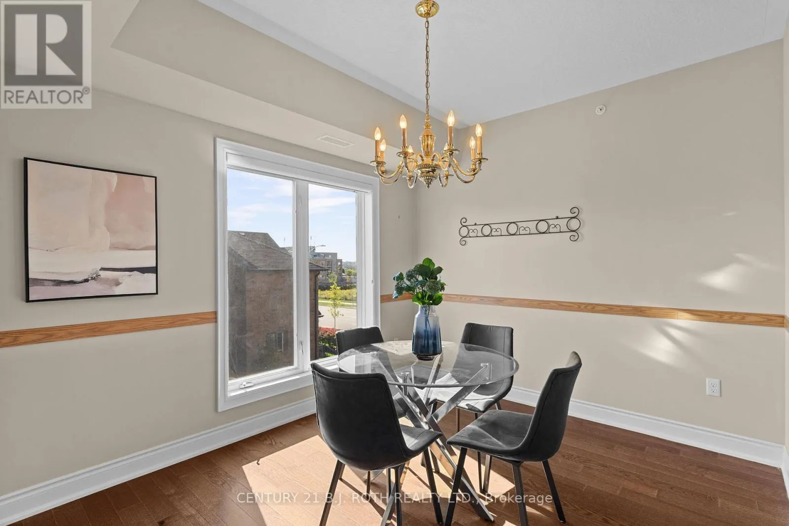 218 - 720 YONGE STREET
