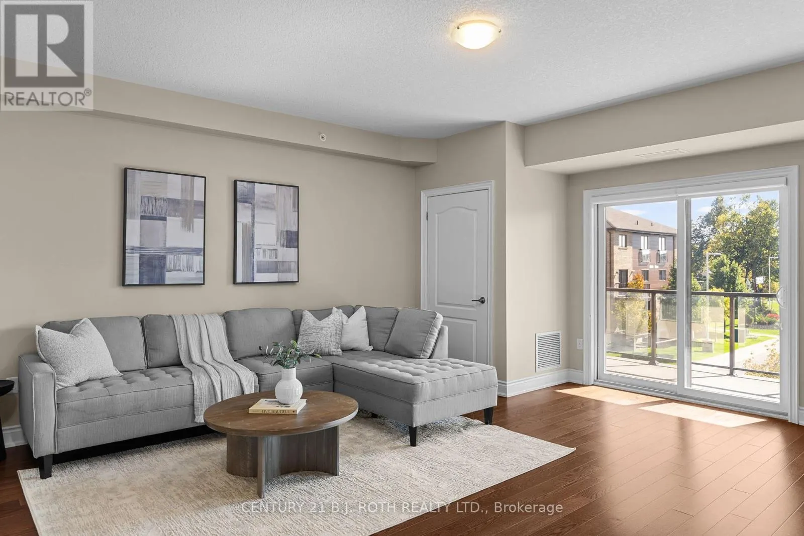 218 - 720 YONGE STREET