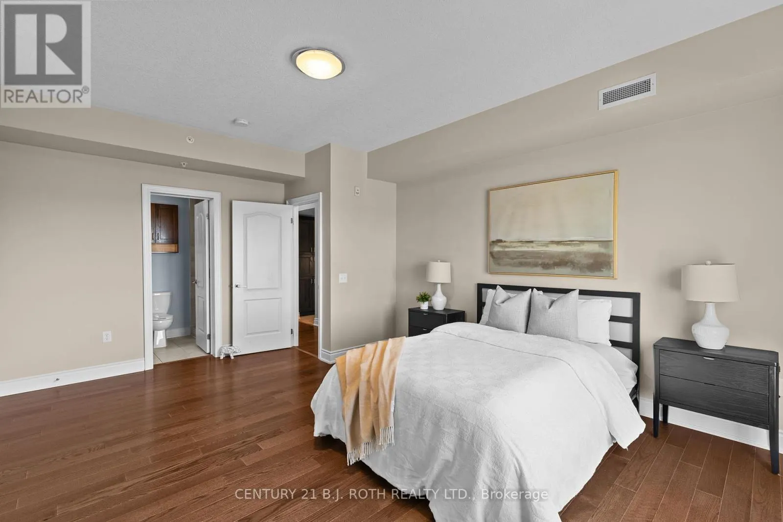 218 - 720 YONGE STREET