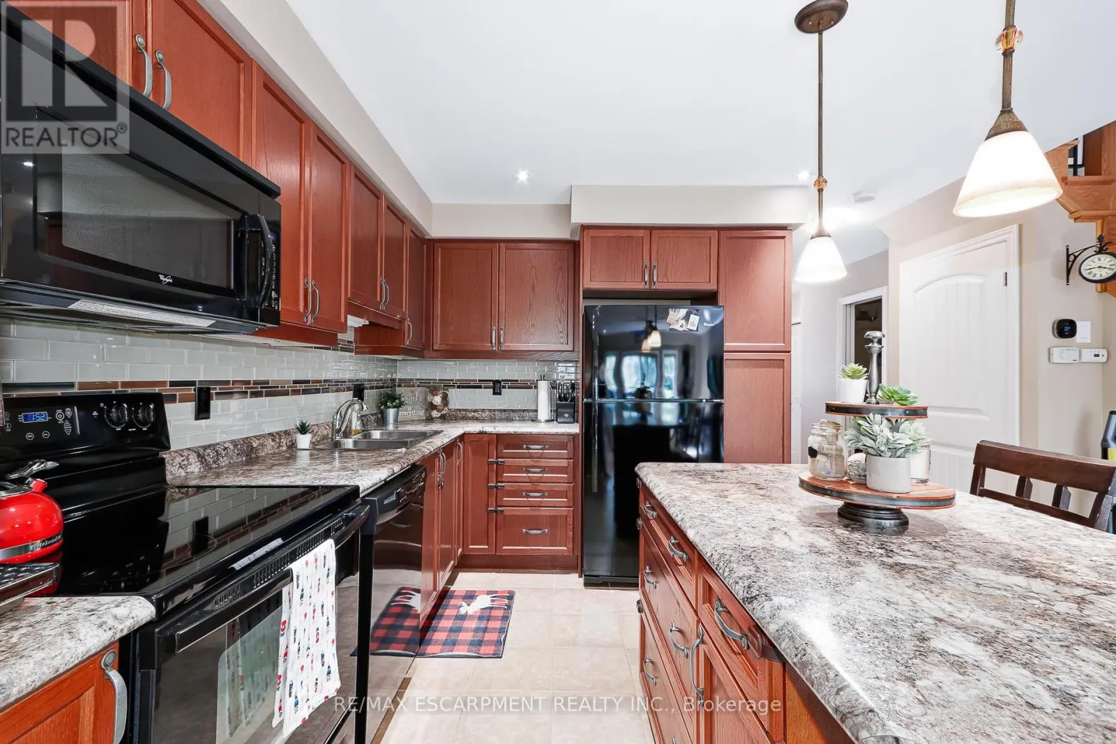 72 SILVER GLEN BOULEVARD