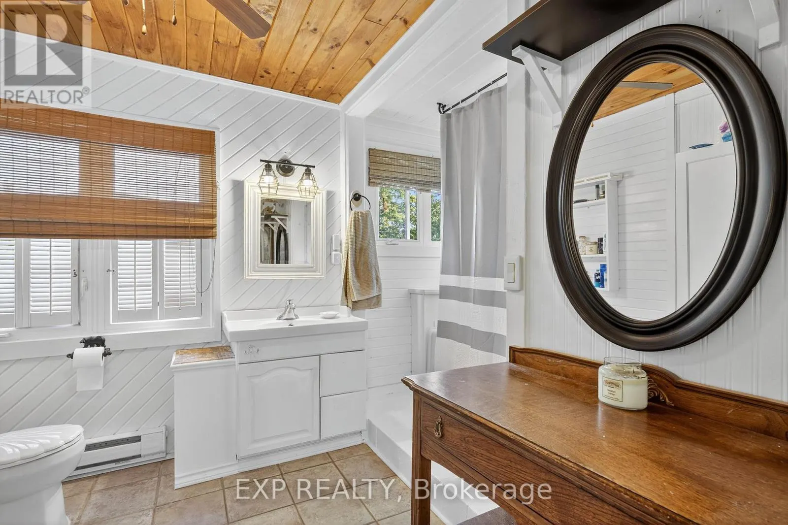 481 LAKESHORE ROAD E