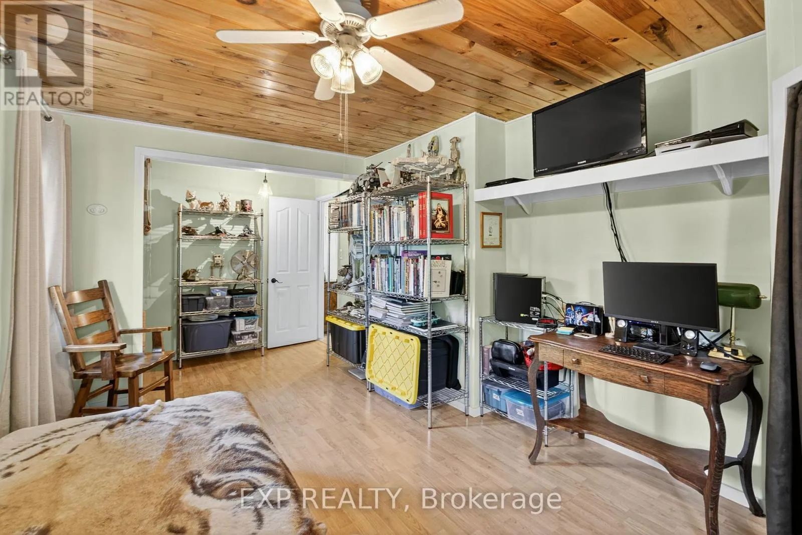 481 LAKESHORE ROAD E