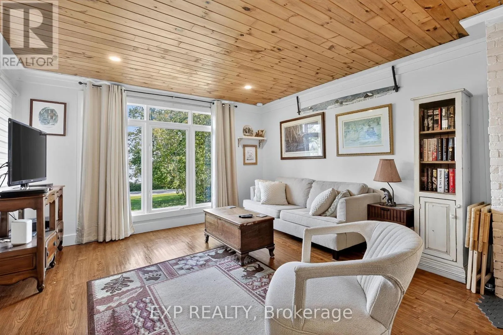 481 LAKESHORE ROAD E