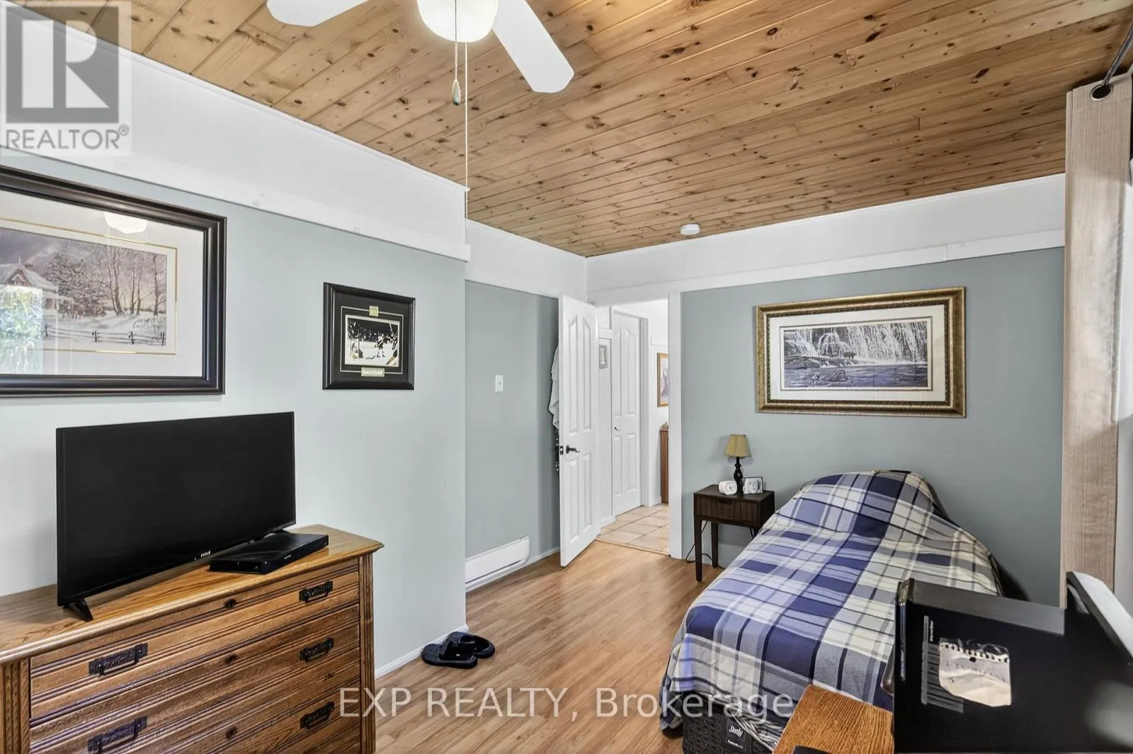 481 LAKESHORE ROAD E