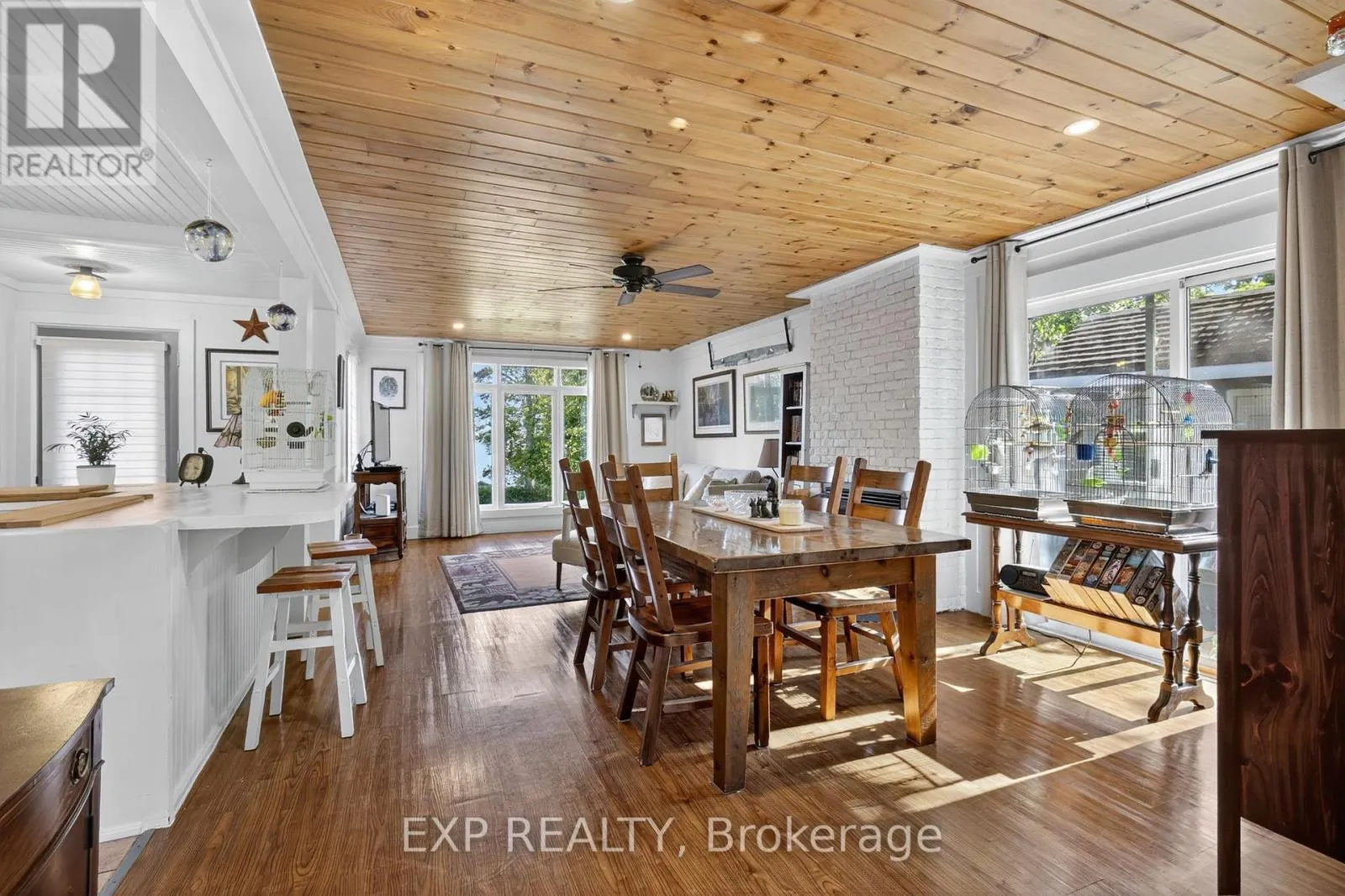481 LAKESHORE ROAD E