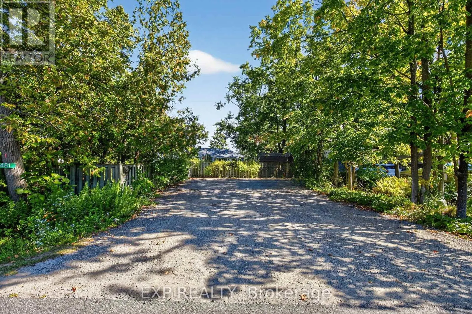 481 LAKESHORE ROAD E