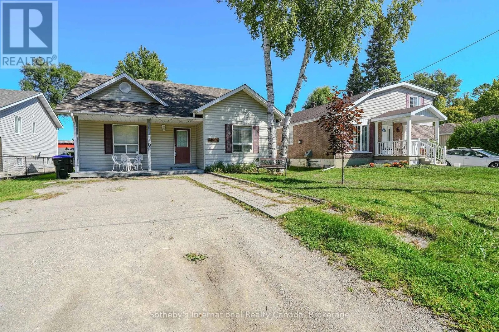 19 47TH STREET S