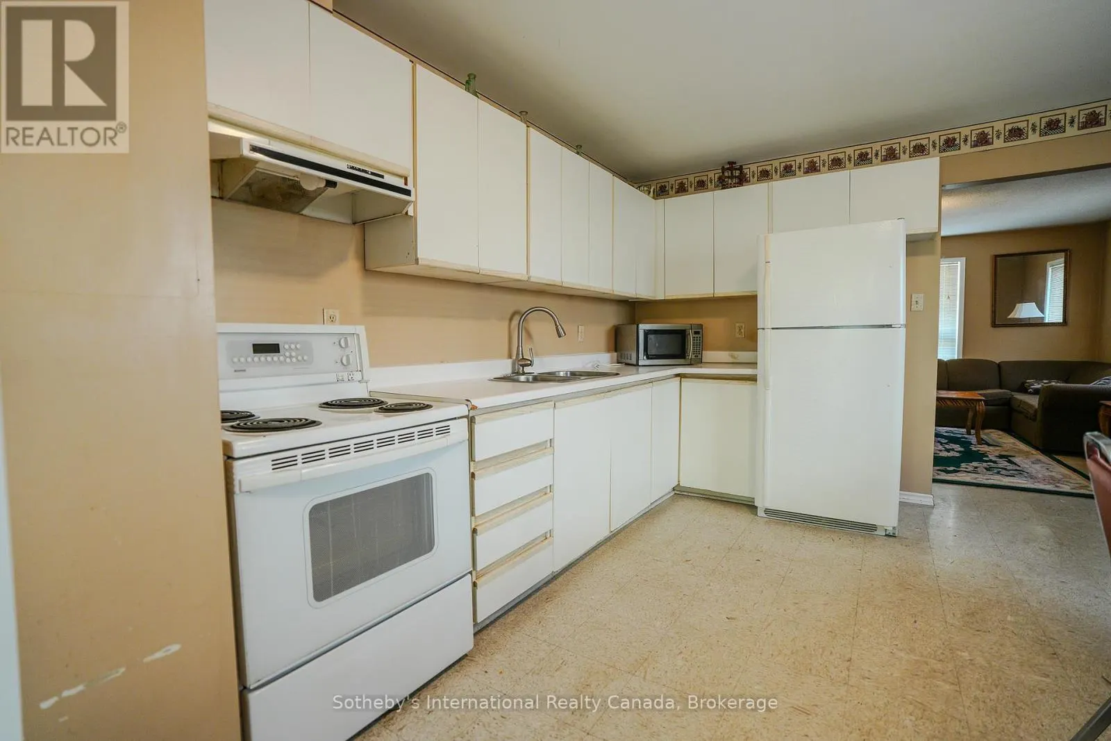 19 47TH STREET S