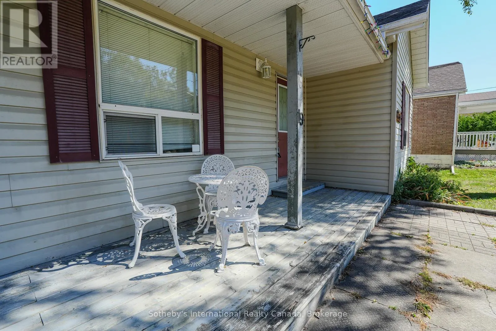 19 47TH STREET S