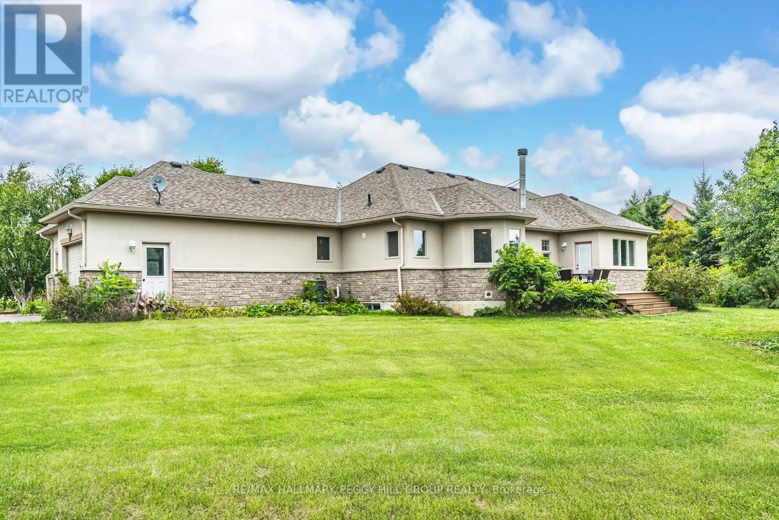 32 BASSWOOD CIRCLE