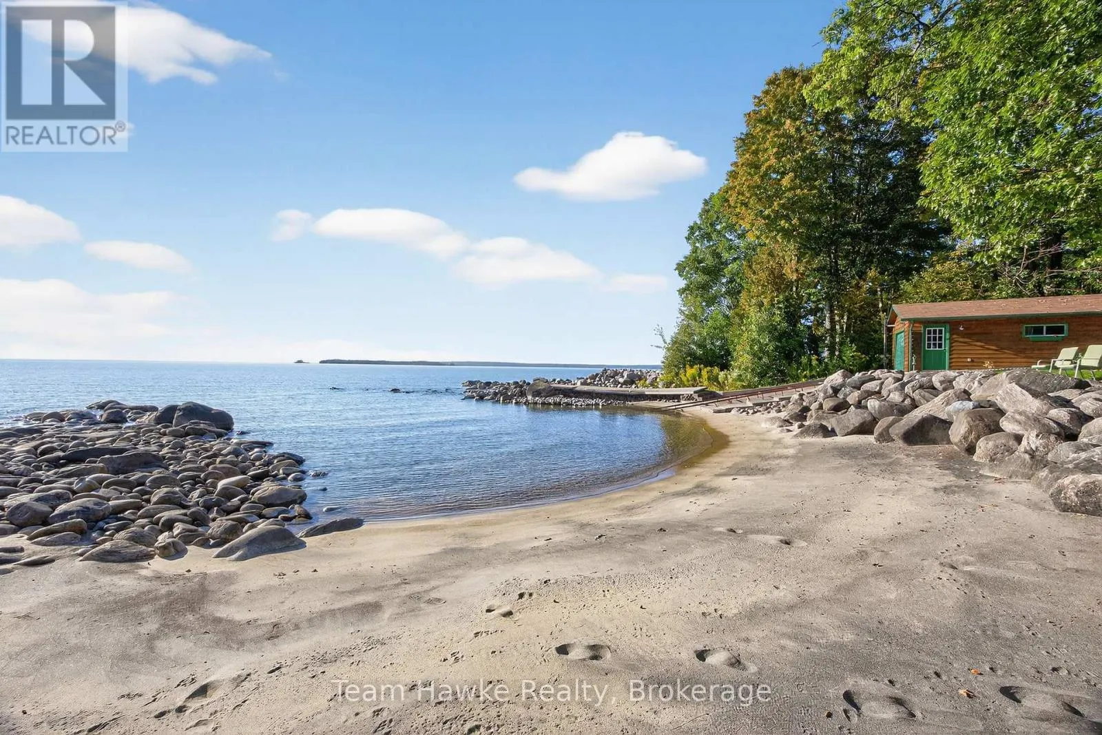2082 TINY BEACHES ROAD N