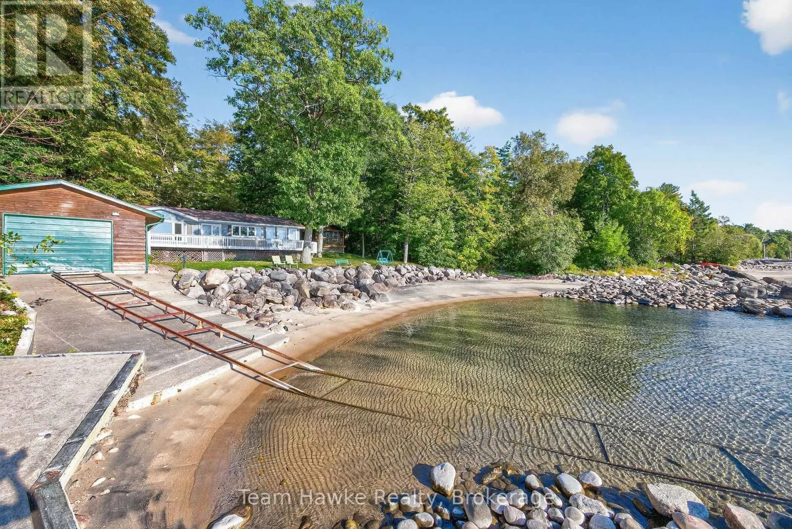 2082 TINY BEACHES ROAD N