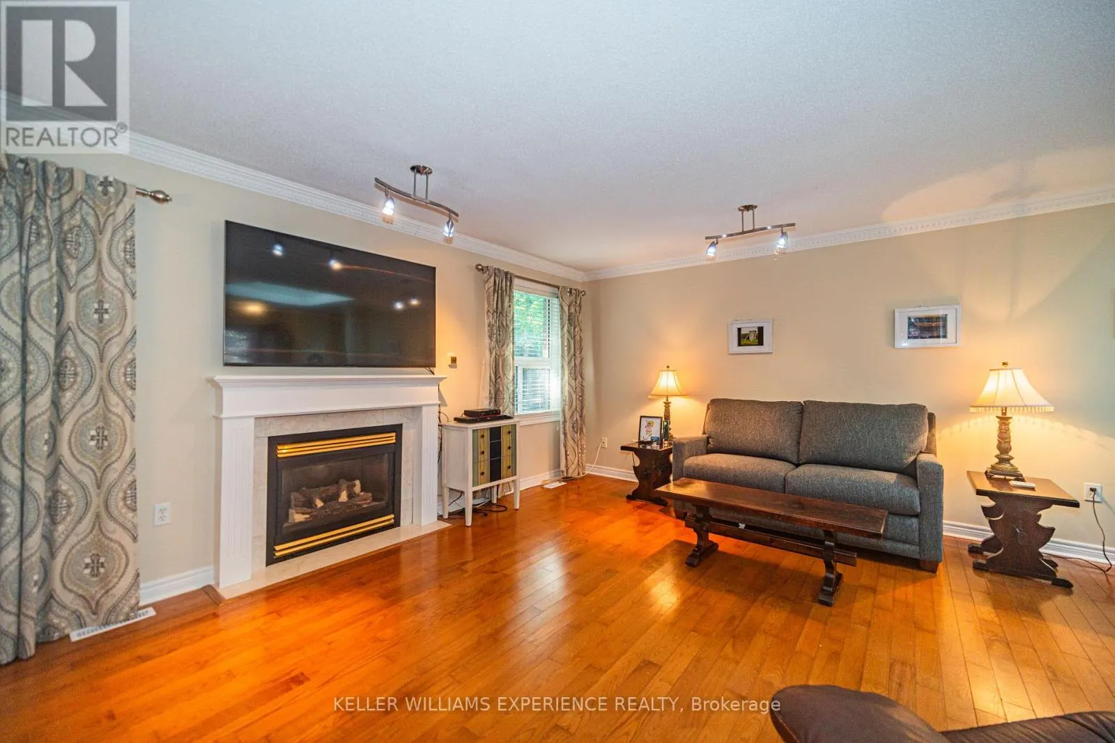 8 KELL PLACE