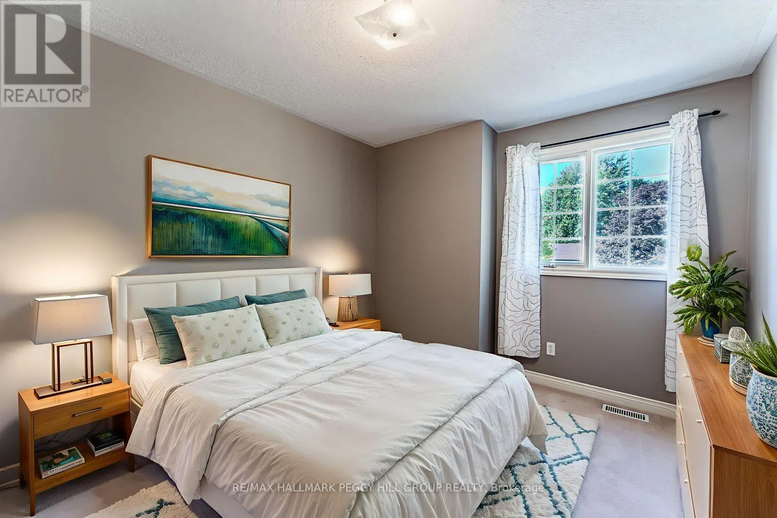 239 SIMCOE STREET