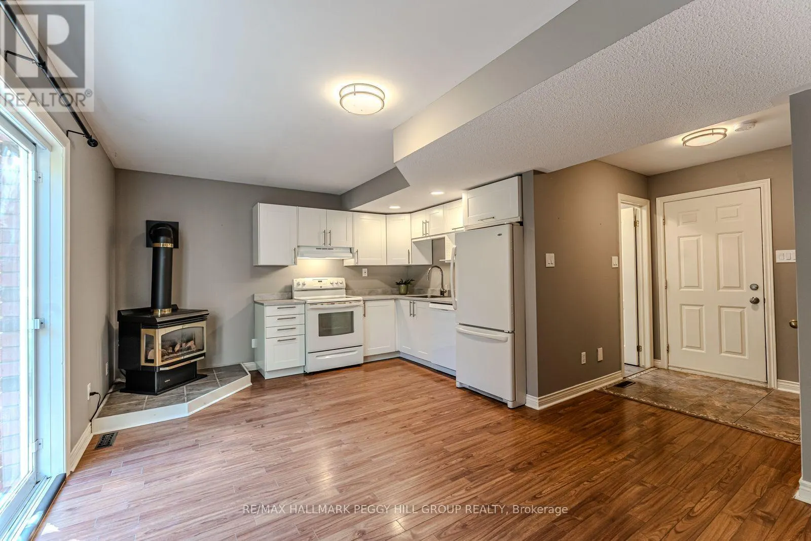239 SIMCOE STREET