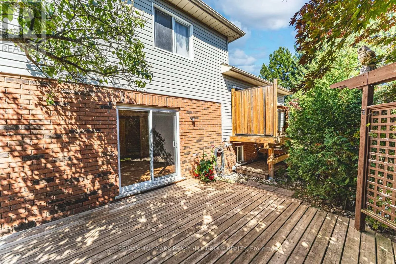 239 SIMCOE STREET