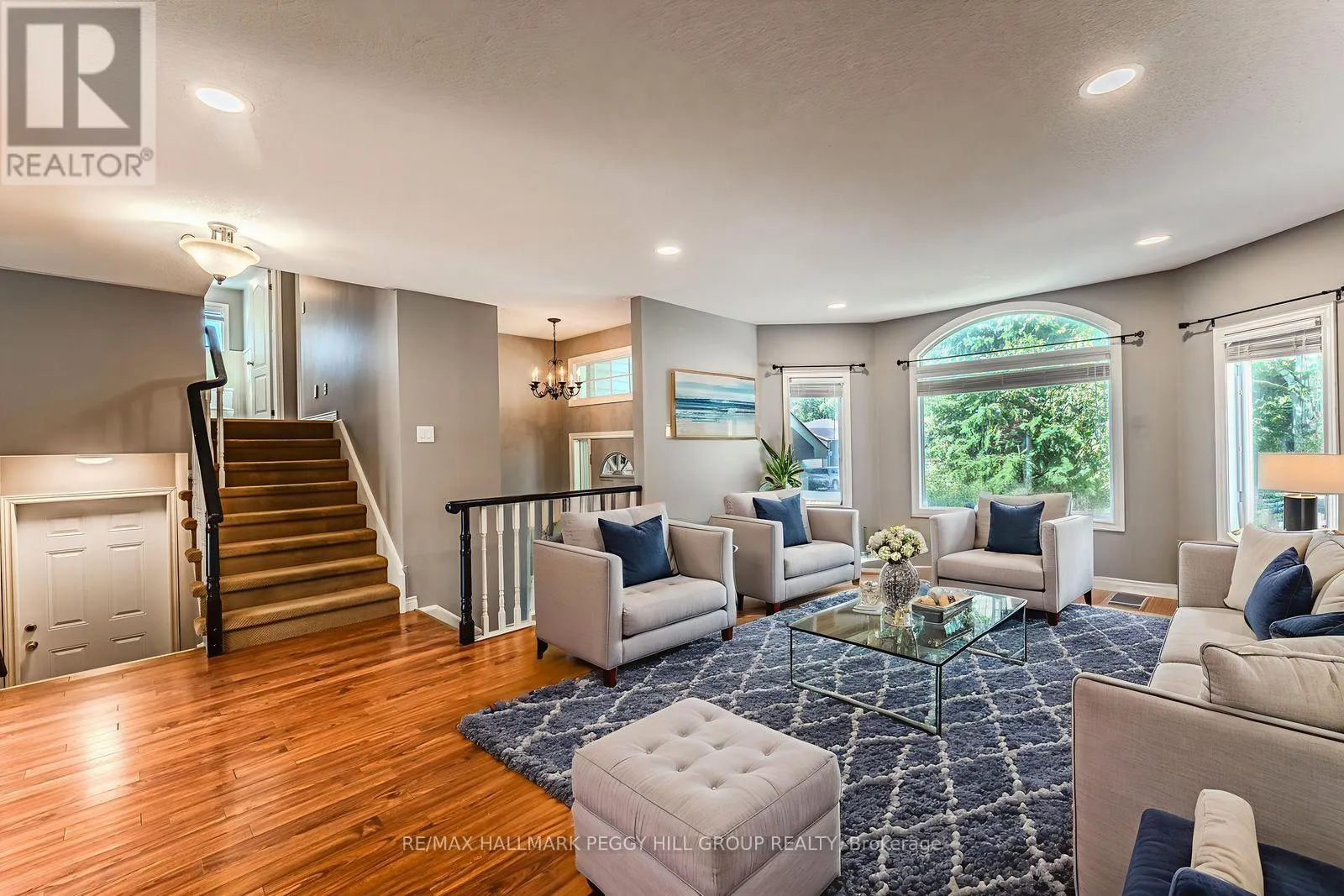 239 SIMCOE STREET