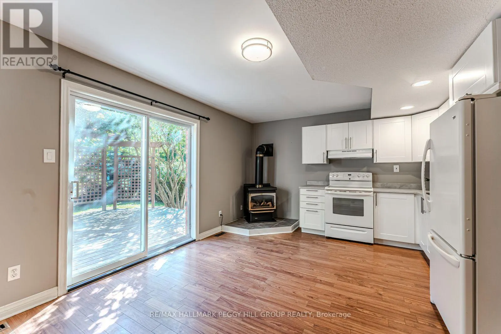 239 SIMCOE STREET