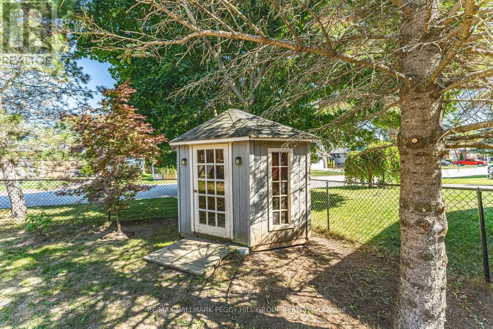 239 SIMCOE STREET
